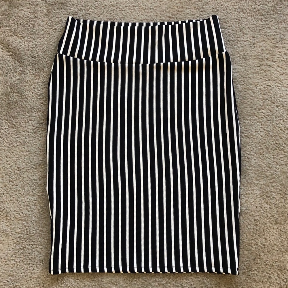 Lularoe Cassie Skirt Black & White Stripe XL